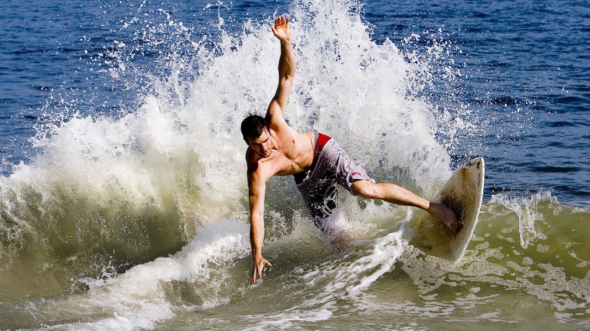 欧冠半决赛首回合:拜仁1比0小胜曼城 抢断反击效率惊人